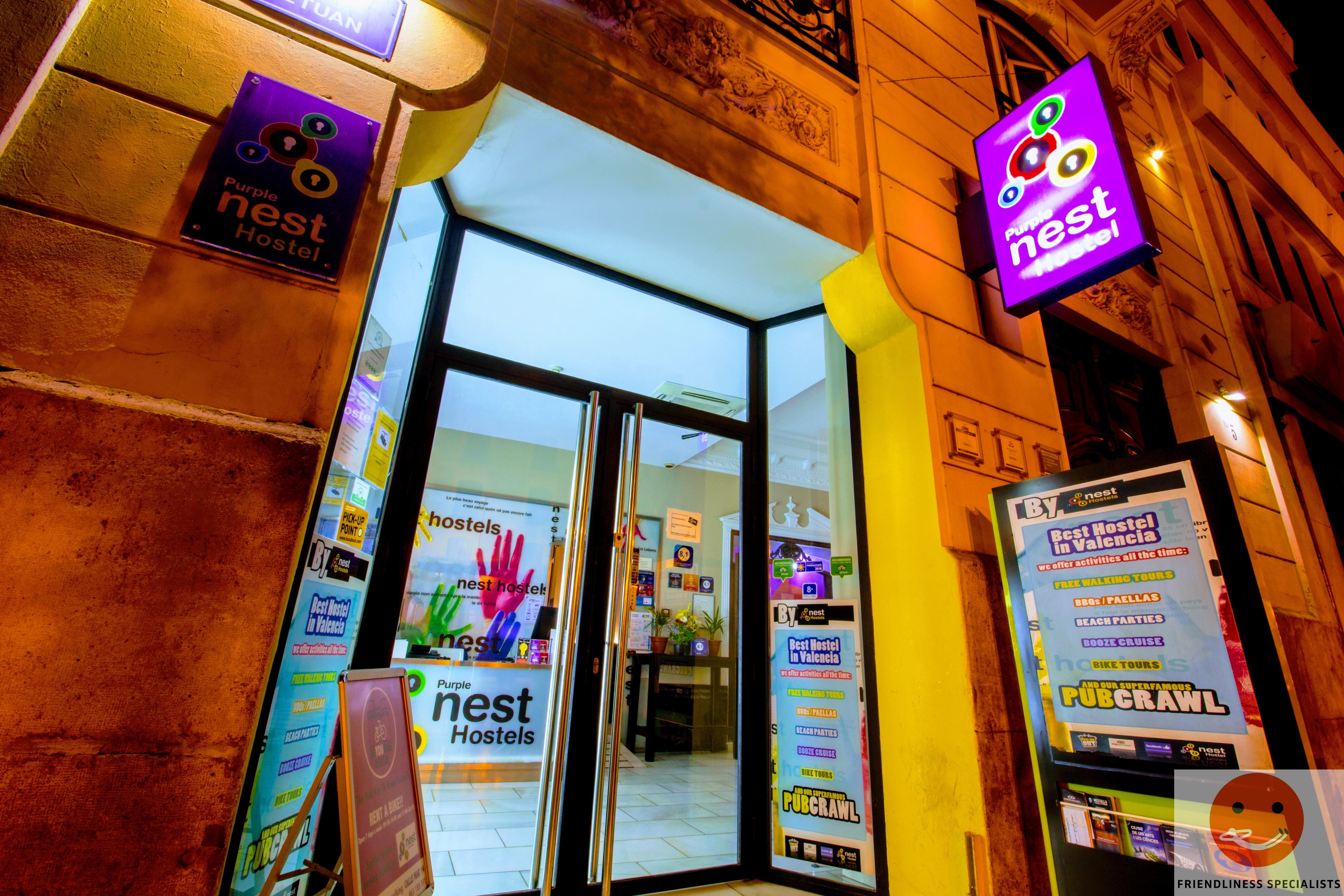 Purple Nest Hostel Valencia Exterior photo